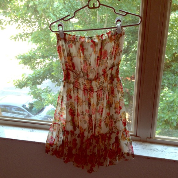 Sleeveless floral dress
