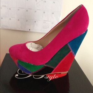 Fuchsia wedges.