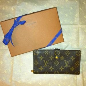 *REDUCED*   AUTHENTIC Louis Vuitton Wallet *RARE*