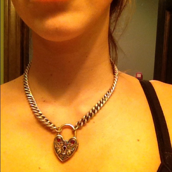 Jewelmint Unlock My Heart necklace