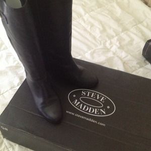 Steve Madden black leather boots