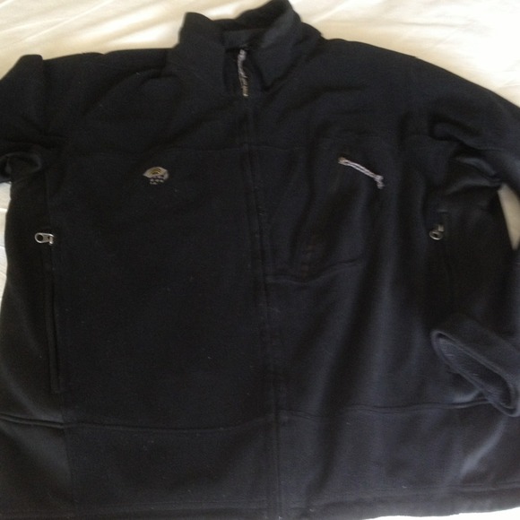 Men's mountain hardwear jacket!