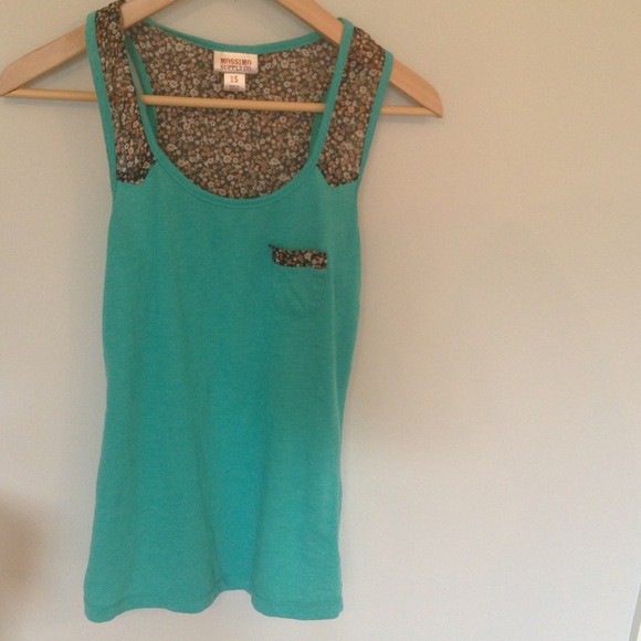 Top - Picture 2 of 4