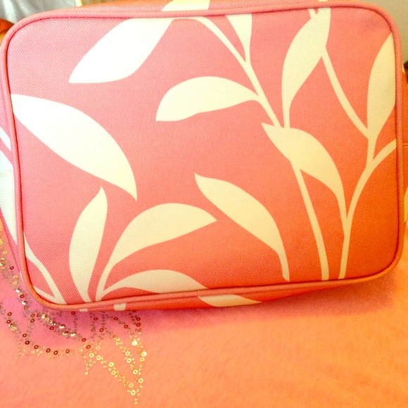 Clinique make up bag!Sold Sold Sold⭐
