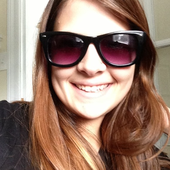 Betsey Johnson sunglasses! 😎 20$