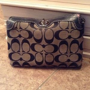 Coach make up pouch 👛💋💄