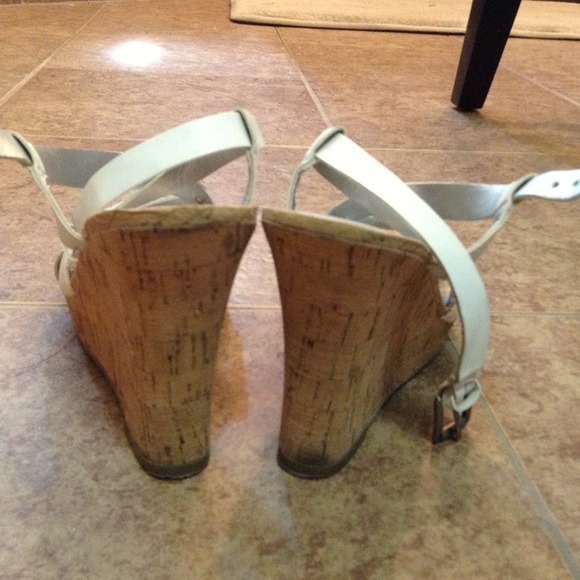 🚫SOLD🚫Guess wedges😍😘 - Picture 3 of 3