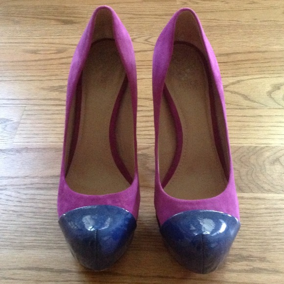 Vince Camuto color block pumps - Picture 2 of 4