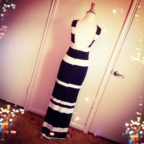 Dresses & Skirts - ** RESERVED ** B&W Maxi + Side Slits & Peach Trims