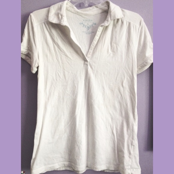 Size M Plain White Collared Button-Up T-Shirt