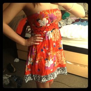 Super Cute Strapless Hawaiian print Dress! ❤
