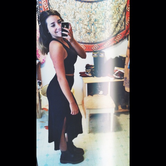 ❌Sold❌Vintage black grungy skirt