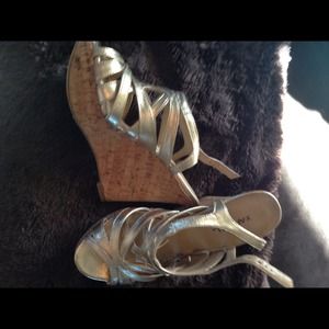 Perfect summer wedge!