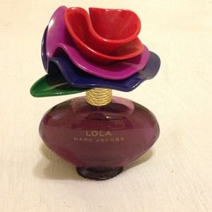 Marc Jacobs Lola perfume