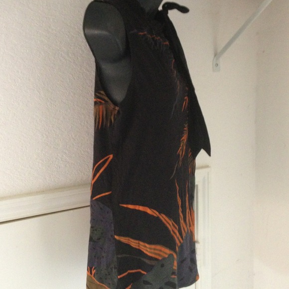 ❌SOLD❌Black and orange button shoulder blouse - Picture 3 of 4
