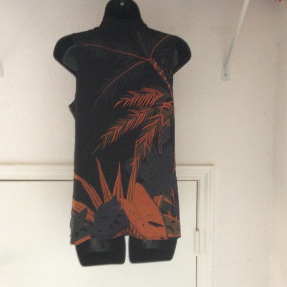 ❌SOLD❌Black and orange button shoulder blouse - Picture 4 of 4