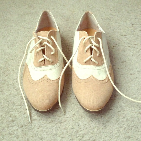 Forever 21 Tan/Taupe Oxfords