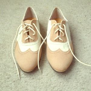 Forever 21 Tan/Taupe Oxfords