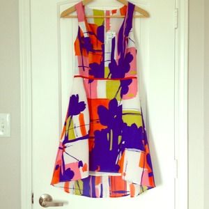 Brand new, never worn! Printed, high-low dress.