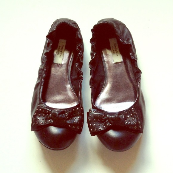 vera wang | black studded ballet flats | 7.5