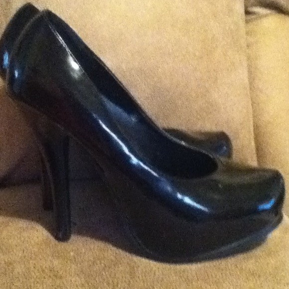 Black patent heels