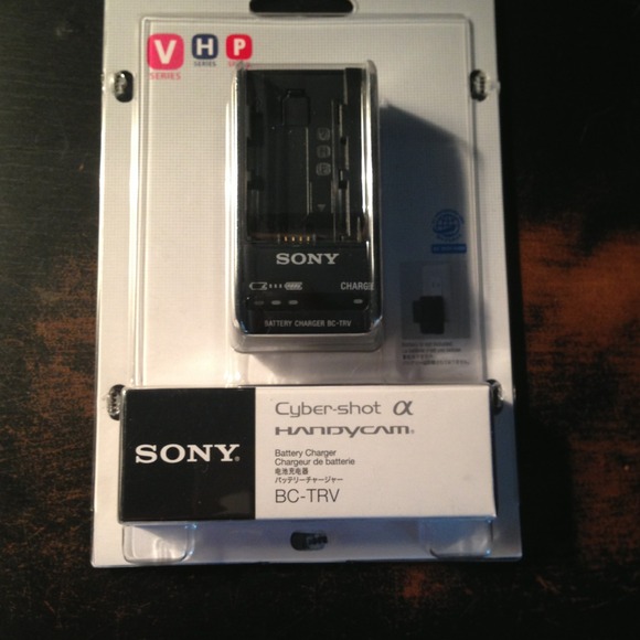 Sony battery charger cyber-shot - Picture 1 of 2