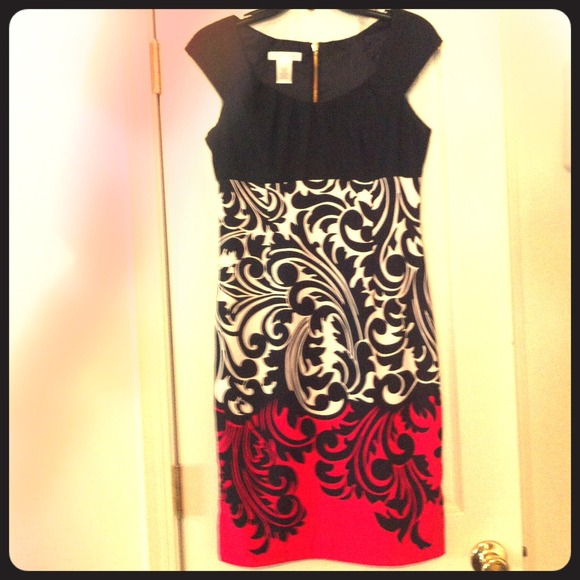 Chic Cap-Sleeved Black, White and Fuchsia Dress