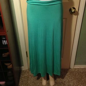 💥SOLD💥 Very pretty maxi skirt