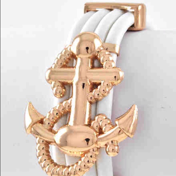 🚫SOLD🚫White and Gold Anchor Bracelet