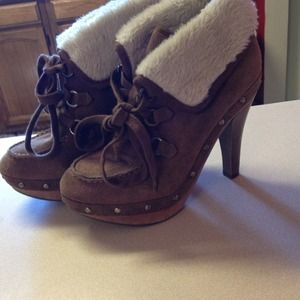 Cute Guess heels