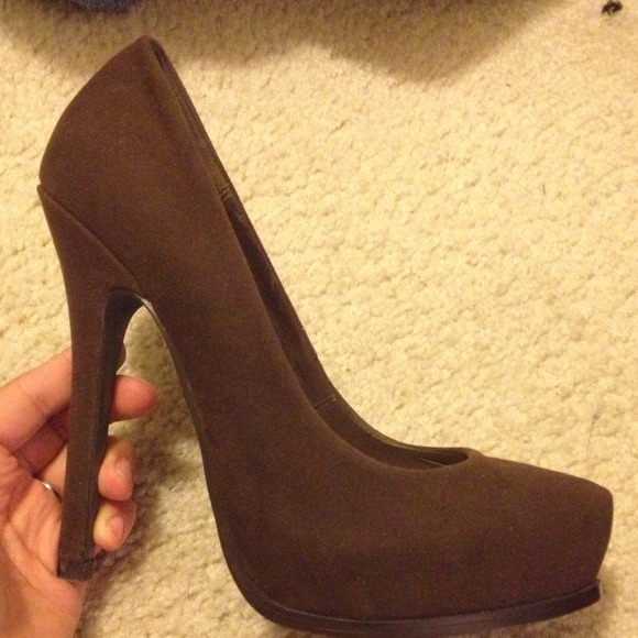 Pumps - Picture 3 of 3