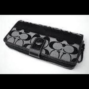 SIGNATURE STRIPE ACCORDION ZIP AROUND