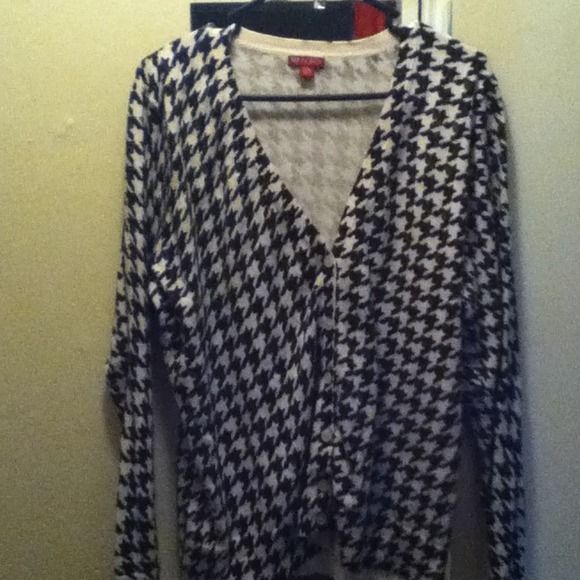Houndstooth sweater