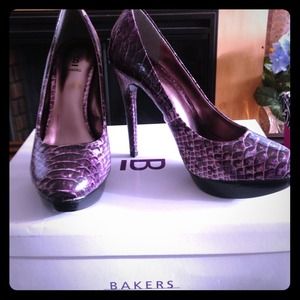 NWT Bakers Shoes Clayton Heels: Purple