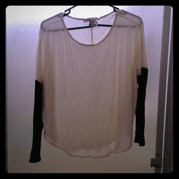 BUNDLED Black sleeve and off white dolman top