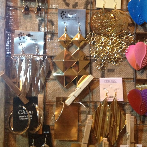 CLOSET GRAND OPENING!!! - Picture 4 of 4