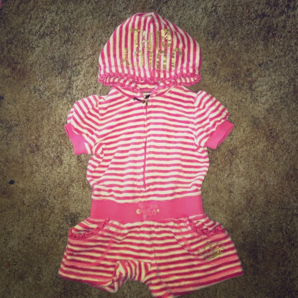 🌟BUNDLED🌟 Juicy couture romper for baby girl