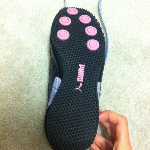 Purple and black puma - Picture 2 of 2