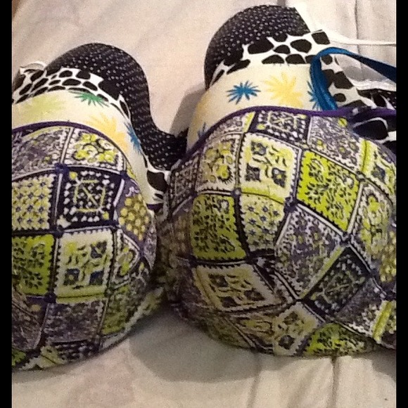 4 44ddd bras