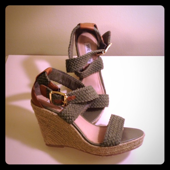 Steve Madden Olive Green Espradrilles