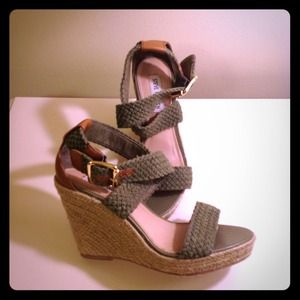 Steve Madden Olive Green Espradrilles