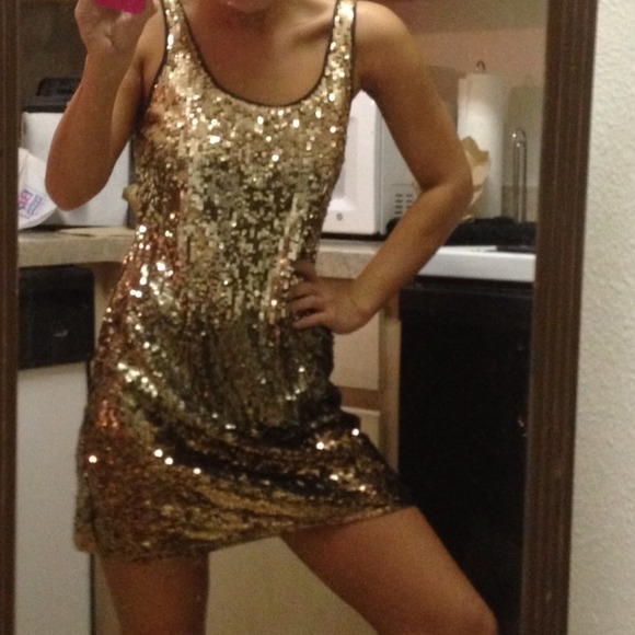 🐿SOLD ON EBAY🐿Gold Sequin Cocktail Dress