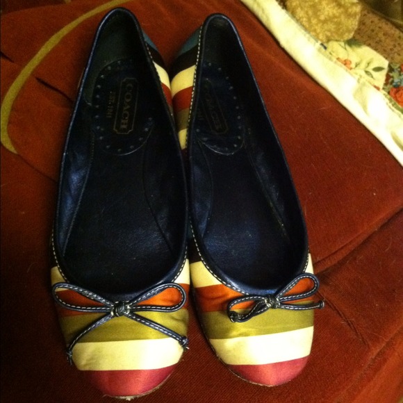 Coach Shoes - 💯Authentic Coach shoes, size 6