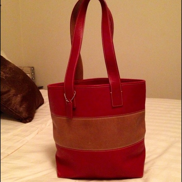 ❤SOLD❤Authentic Leather Coach Tote💕