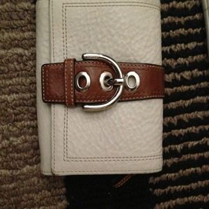 Authentic white leather coach wallet!
