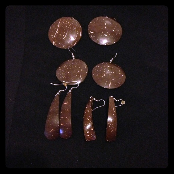 Wooden Earrings 4 pairs.,.price is per pair - Picture 1 of 1