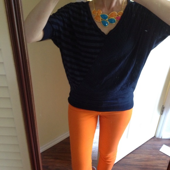 Beautiful Bib POP of Color Necklace... Summer Co - Picture 2 of 2