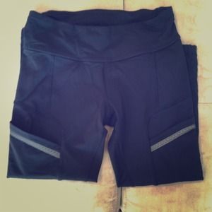 Lululemon cropped leggings with pockets