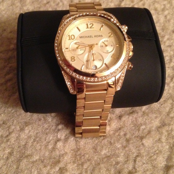 Authentic Michael kors gold tone watch! main image 4