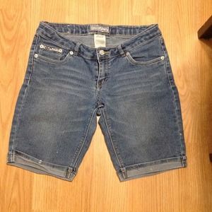 Bermuda blue short
